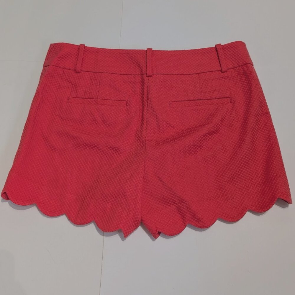 Ann Taylor Loft, The Riviera Short, Pink with scalloped edge, size 6 - Picture 9 of 12